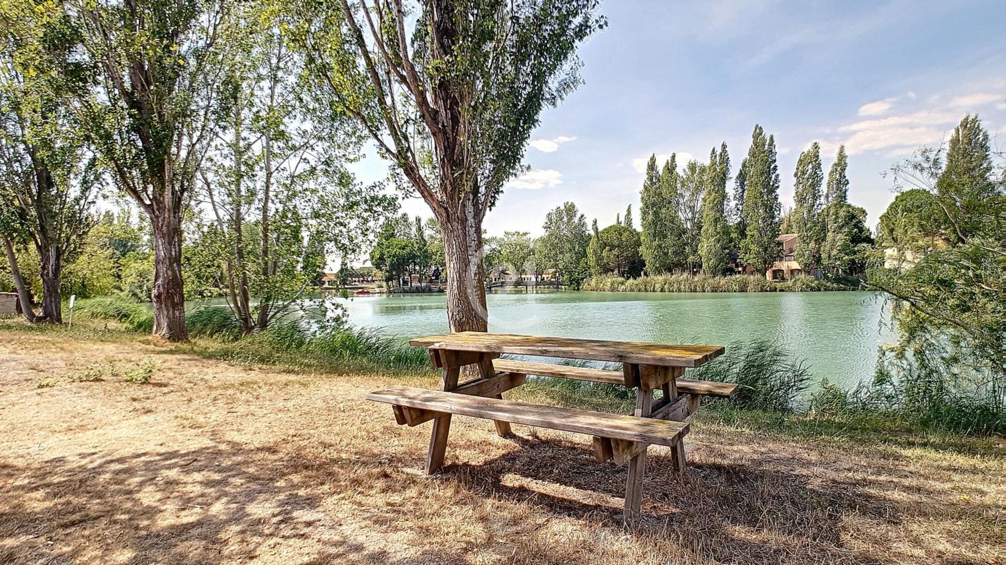 ארל Appartement Residence De Vacances Les Hameaux De Camargue מראה חיצוני תמונה